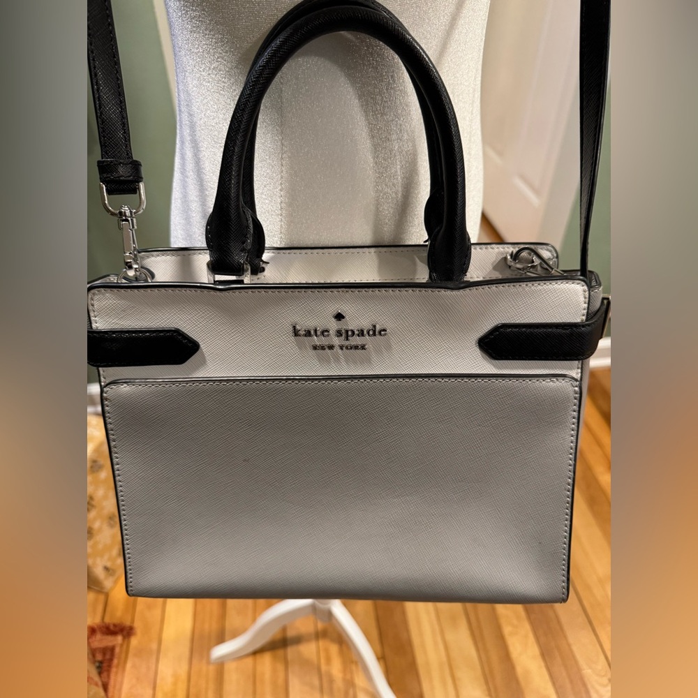 Kate Spade Elegant Gray, White, and Black Crossbody Handbag